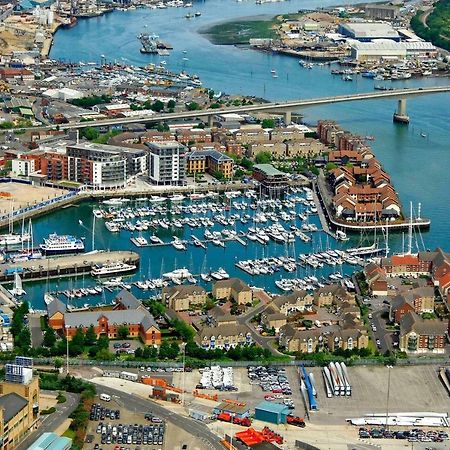 2 Bed Apartment With 2 Ensuites-Near Train Station /Mayflower /City Southampton Exteriör bild