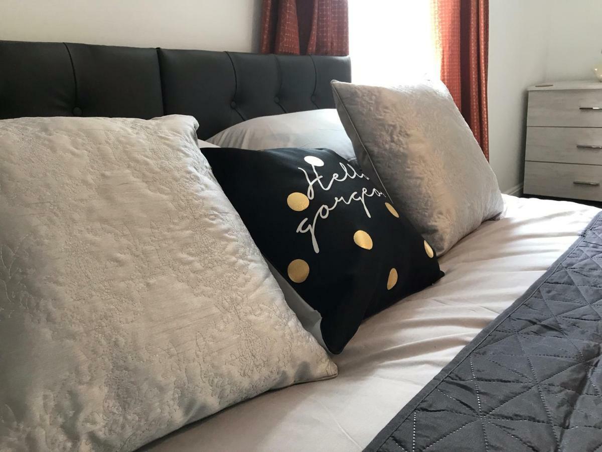 2 Bed Apartment With 2 Ensuites-Near Train Station /Mayflower /City Southampton Exteriör bild
